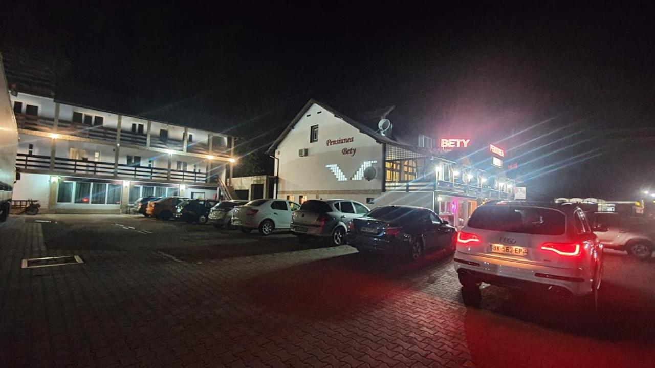 Pensiunea Bety Tutulesti Exterior foto