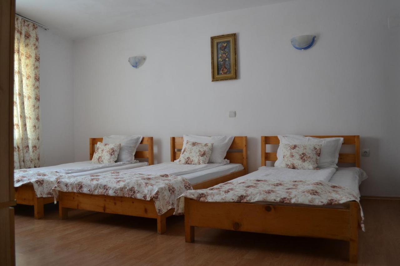 Pensiunea Bety Tutulesti Exterior foto